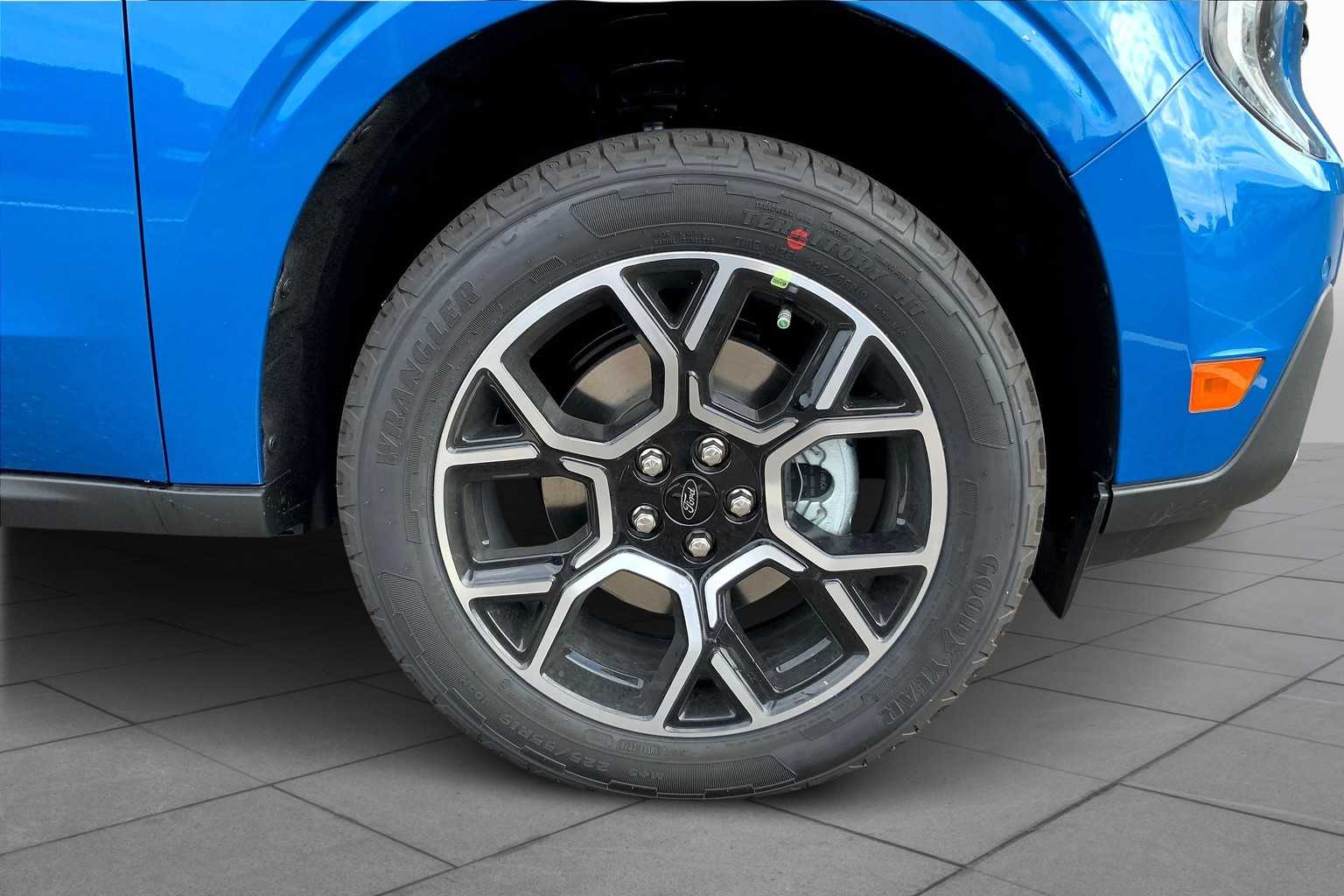 2025 Ford Maverick Lariat photo 9