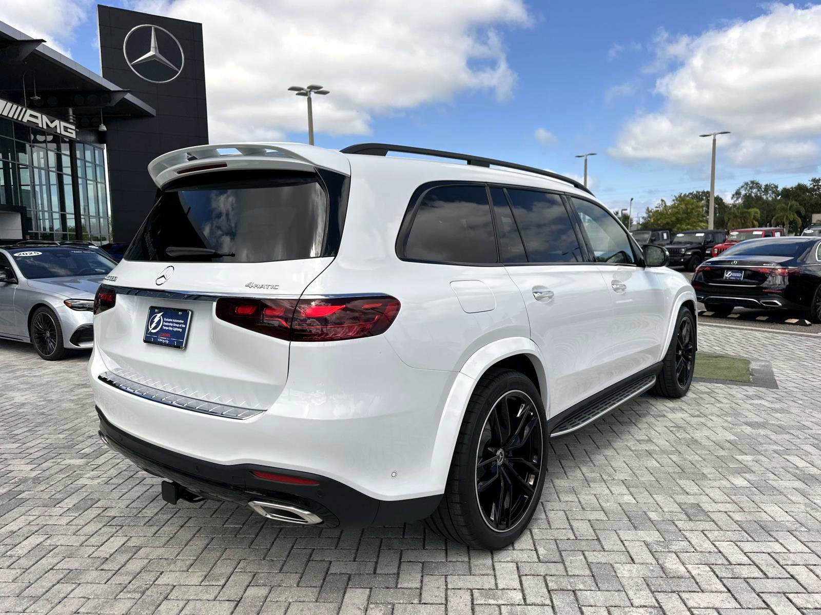 2026 Mercedes Benz GLS 580 4MATIC photo 2