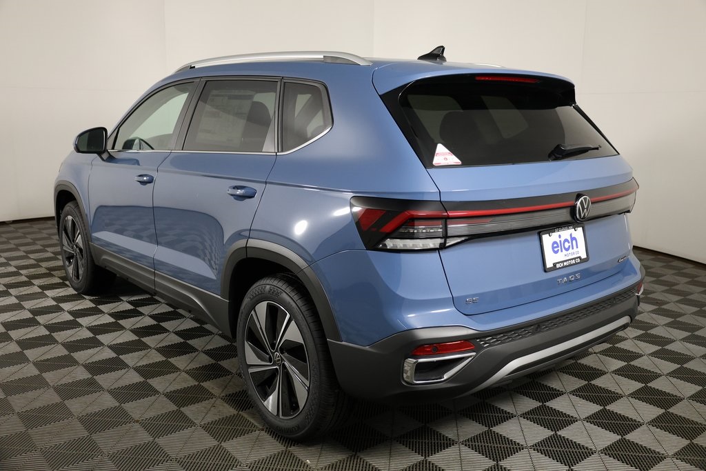 2025 Volkswagen Taos SE photo 4