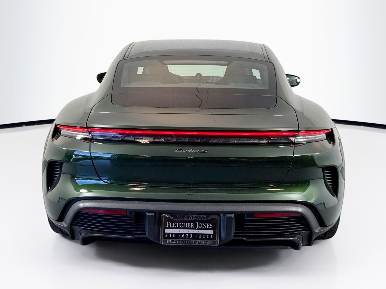 2025 Porsche Taycan Turbo S photo 10