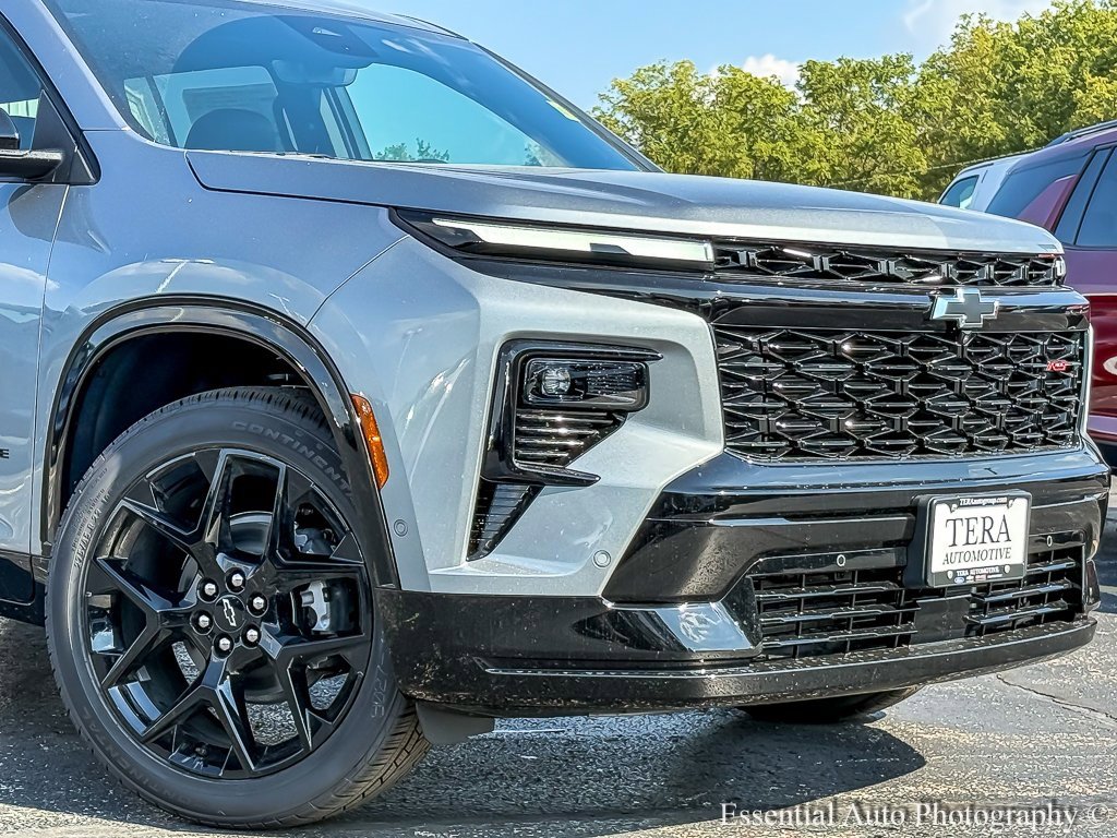 2026 Chevrolet Traverse RS photo 2