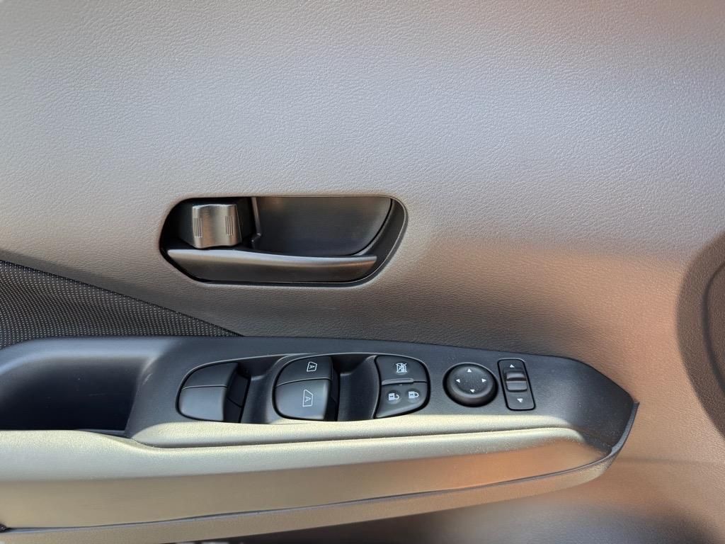 2025 Nissan Kicks Play S photo 13