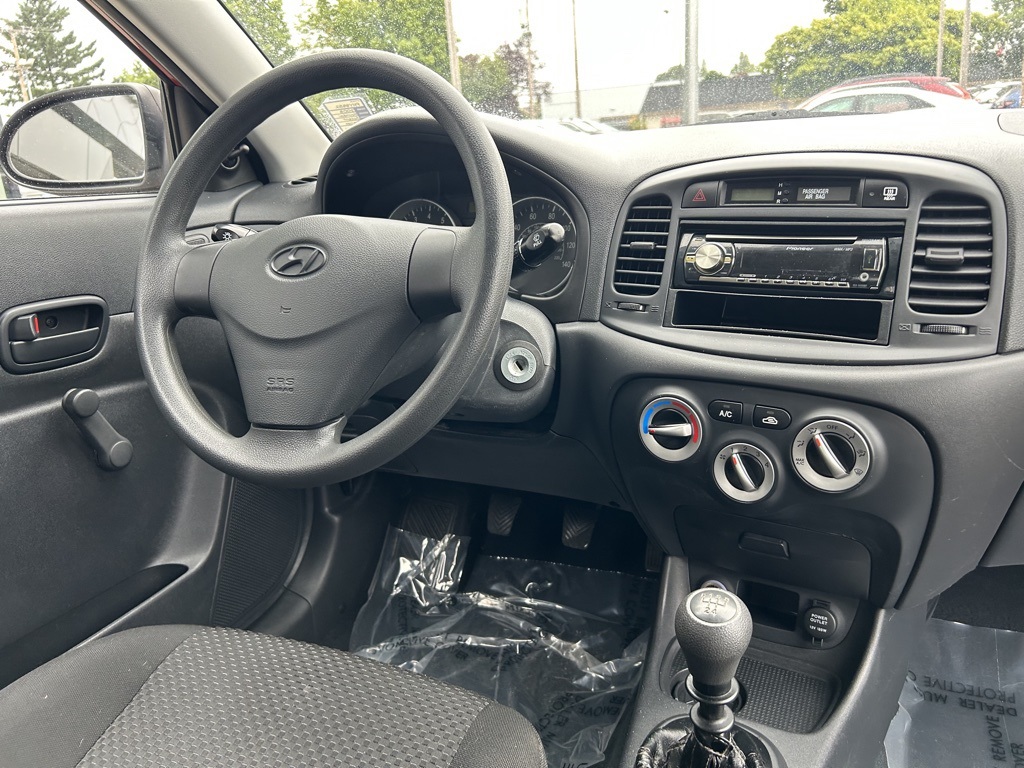2008 Hyundai Accent GS photo 23