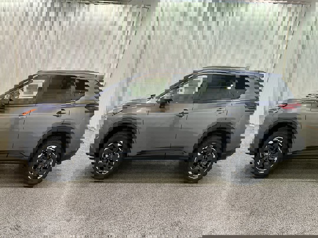 2026 Nissan Rogue SV photo 3