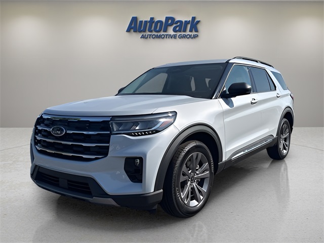 2025 Ford Explorer photo 3