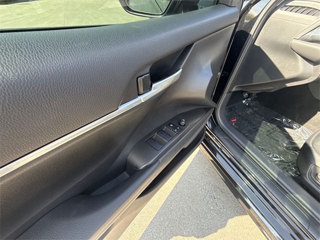 2023 Toyota Camry SE photo 13