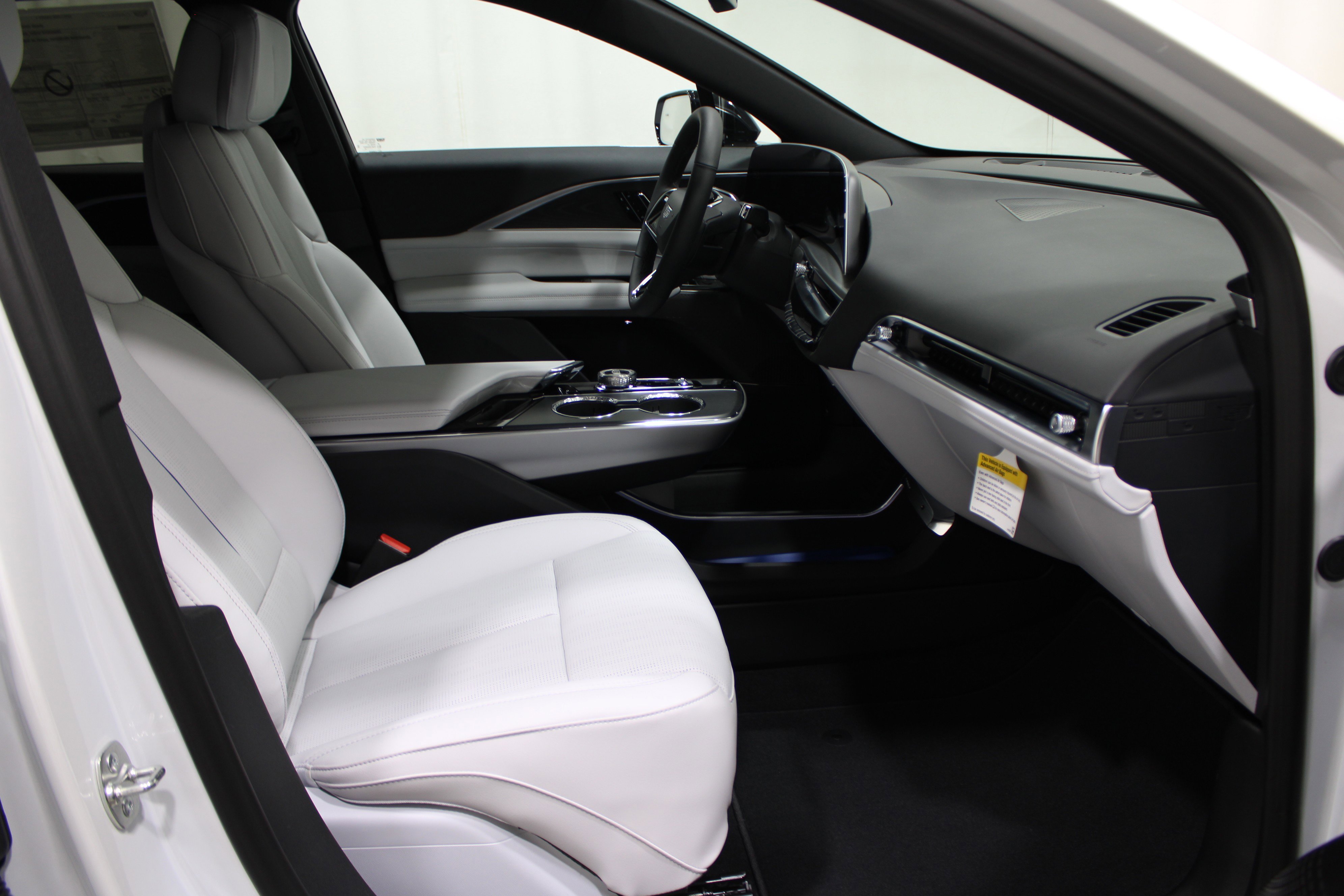 2025 Cadillac Lyriq Luxury photo 19