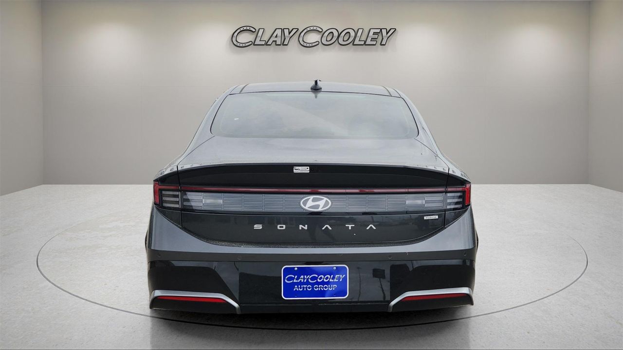 2025 Hyundai Sonata Hybrid Limited photo 3