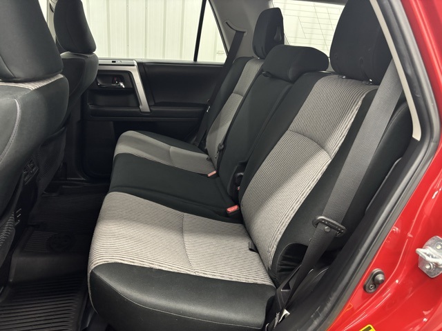 2019 Toyota 4Runner SR5 photo 9