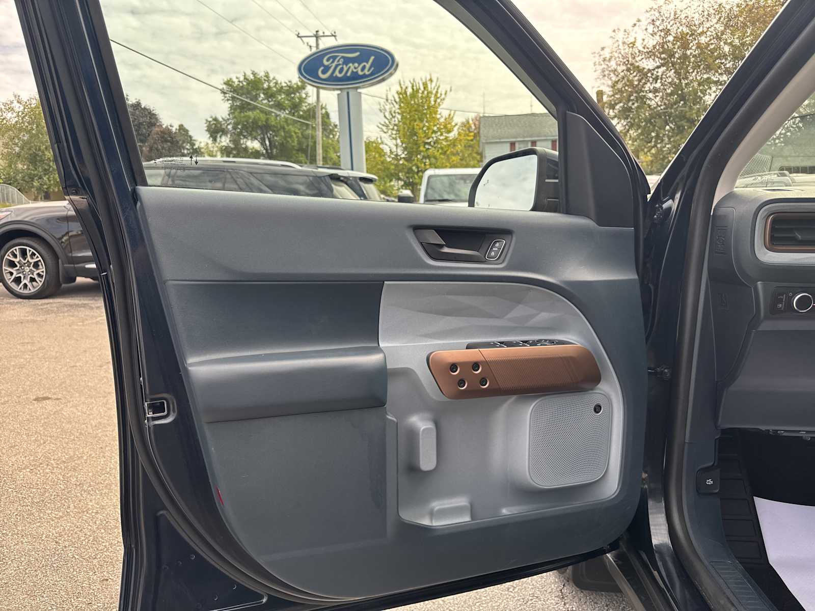2023 Ford Maverick Lariat photo 16