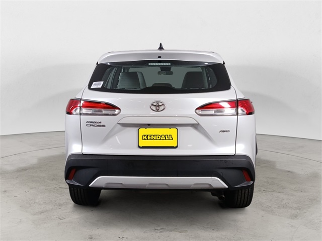 2022 Toyota Corolla Cross L photo 3