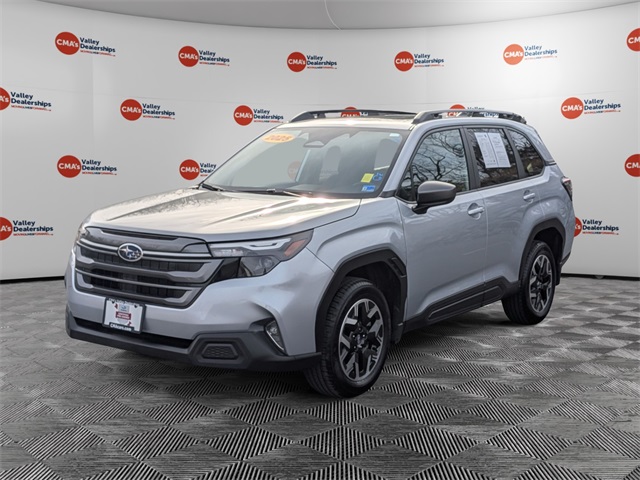 2025 Subaru Forester Premium's photo