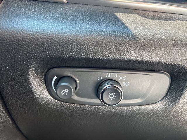 2022 Chevrolet Traverse LS photo 22