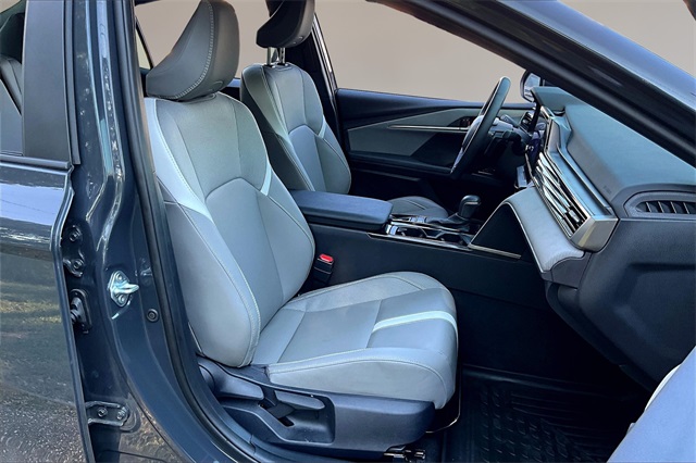 2025 Toyota Camry SE photo 7
