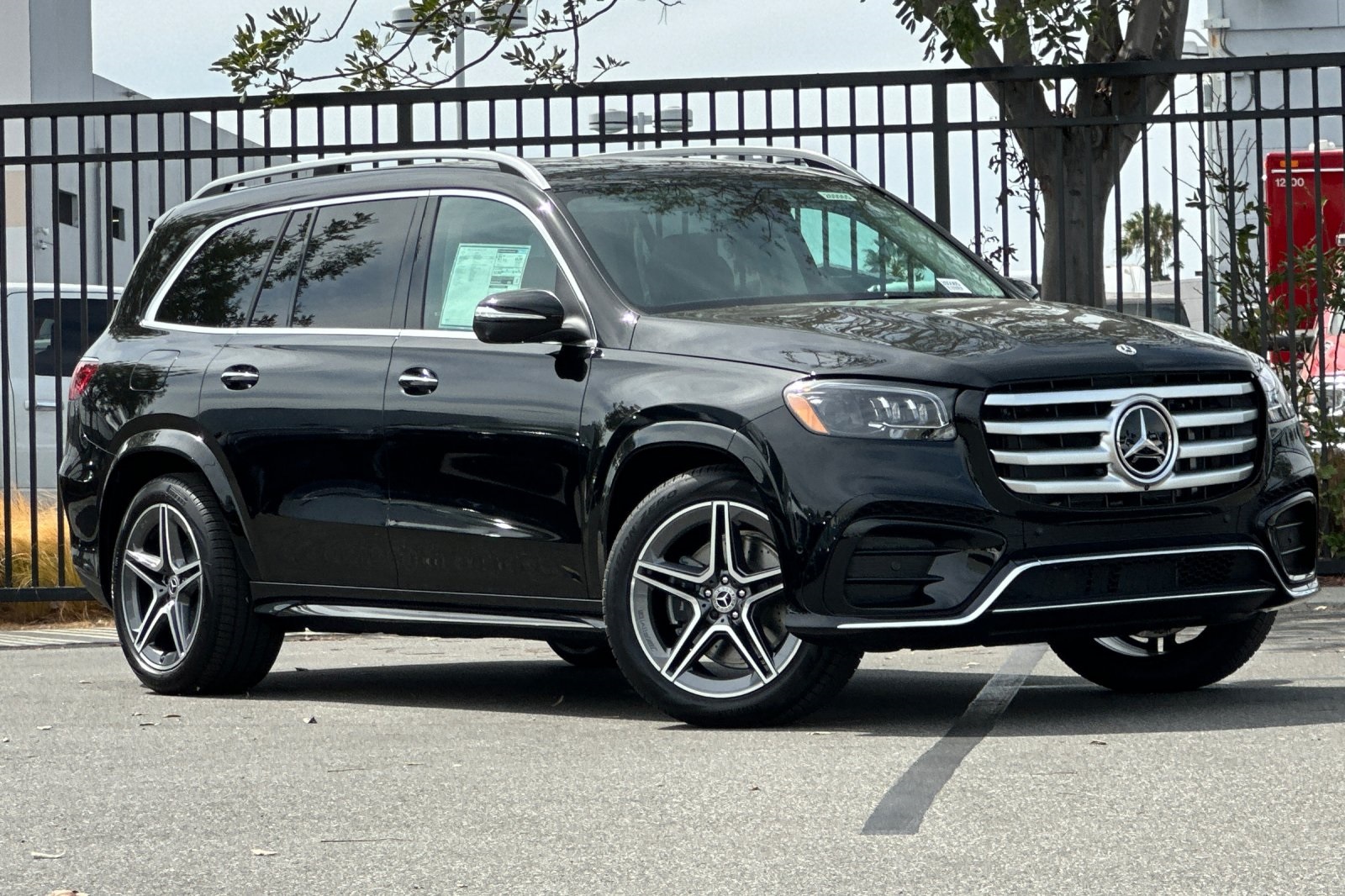 2026 Mercedes Benz GLS 450 4MATIC photo 2