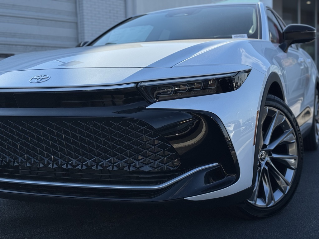 2026 Toyota Crown Limited photo 4