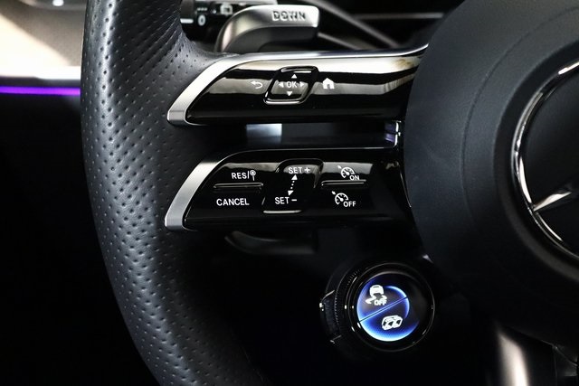 2024 Mercedes Benz GLC 43 AMG 4MATIC photo 3
