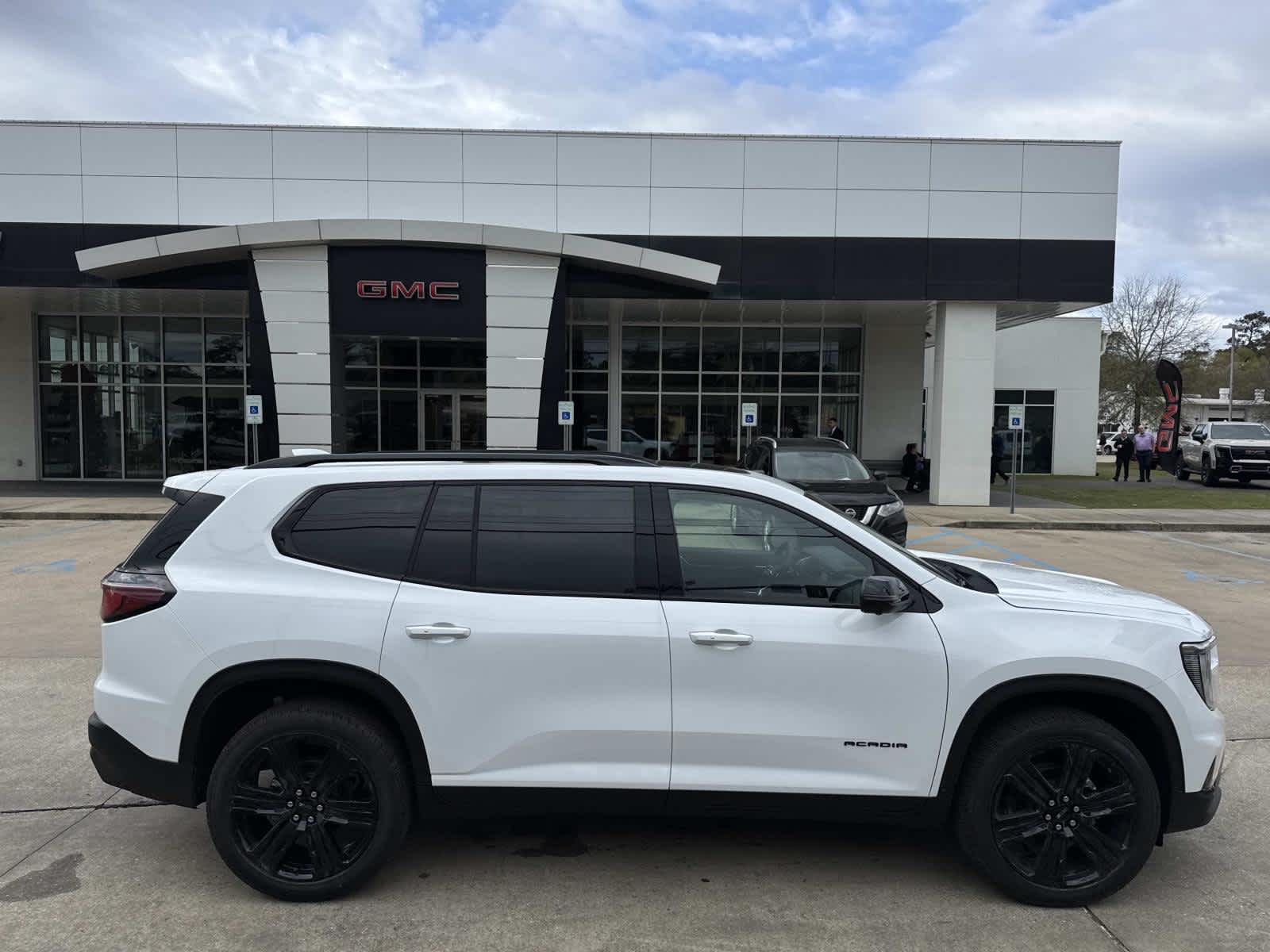 2026 GMC Acadia Elevation's photo