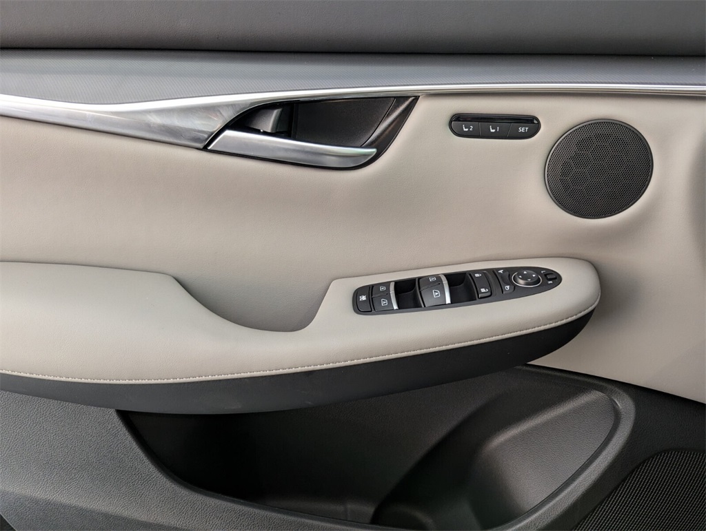 2025 Infiniti QX50 Luxe AWD photo 14