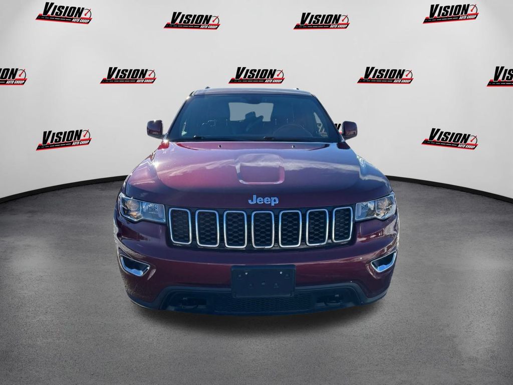 2020 Jeep Grand Cherokee Laredo photo 2