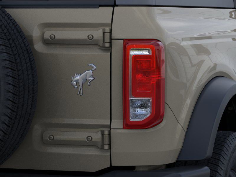 2025 Ford Bronco Base photo 21