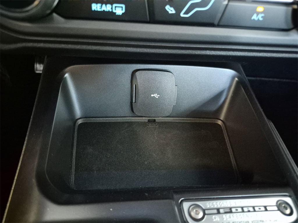 2025 Ford Bronco Base photo 21