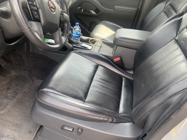 2022 Nissan Frontier PRO-4X photo 10