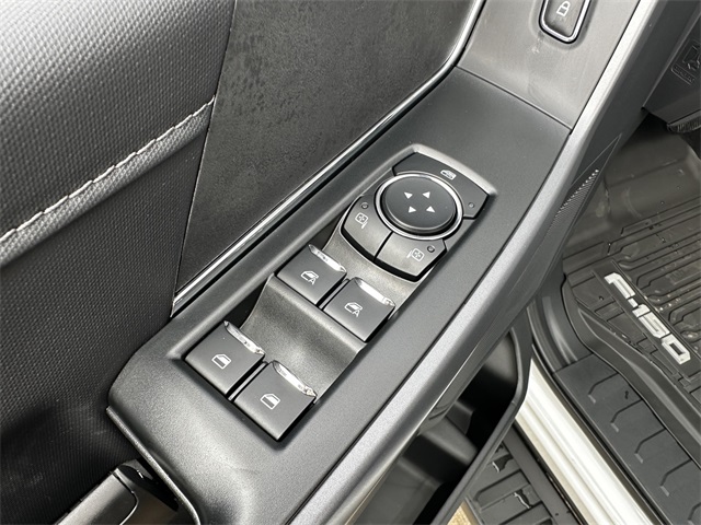 2025 Ford F-150 XLT photo 16