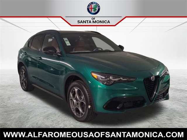 2025 Alfa Romeo Stelvio Base's photo