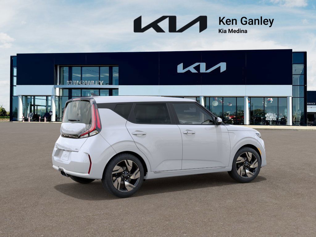 2025 Kia Soul GT-Line photo 2