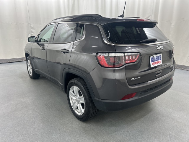 2022 Jeep Compass Latitude photo 2