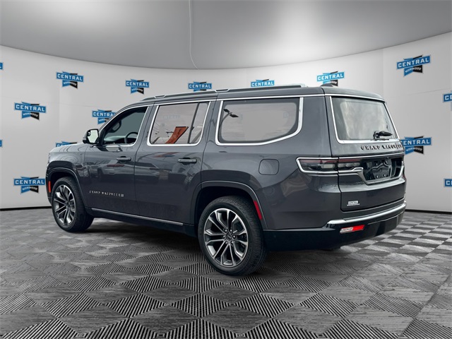 2022 Jeep Grand Wagoneer III photo 3