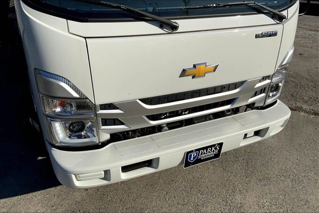 2025 Chevrolet Silverado photo 9