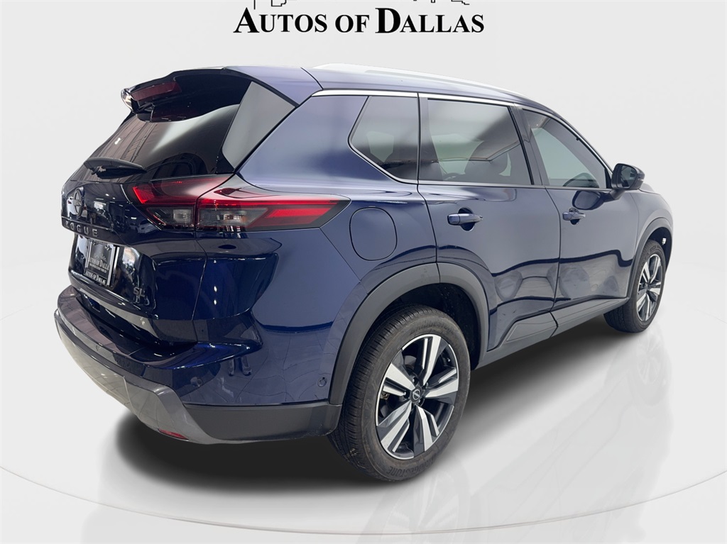 2024 Nissan Rogue SL photo 3
