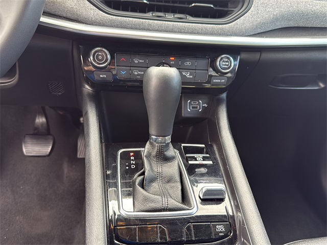 2024 Jeep Compass Latitude photo 18
