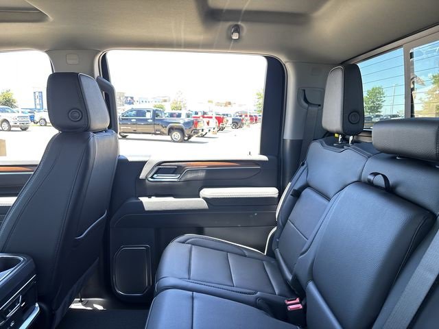 2025 Gmc Sierra 3500 HD Denali photo 3