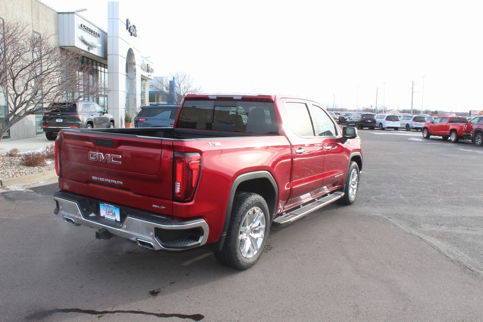 Used 2021 GMC Sierra 1500 SLT with VIN 3GTU9DED1MG216936 for sale in Luverne, Minnesota