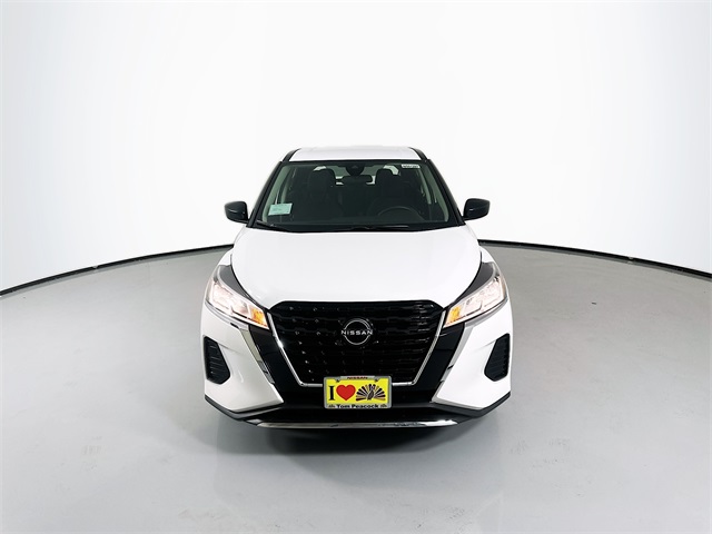 2025 Nissan Kicks Play S photo 2