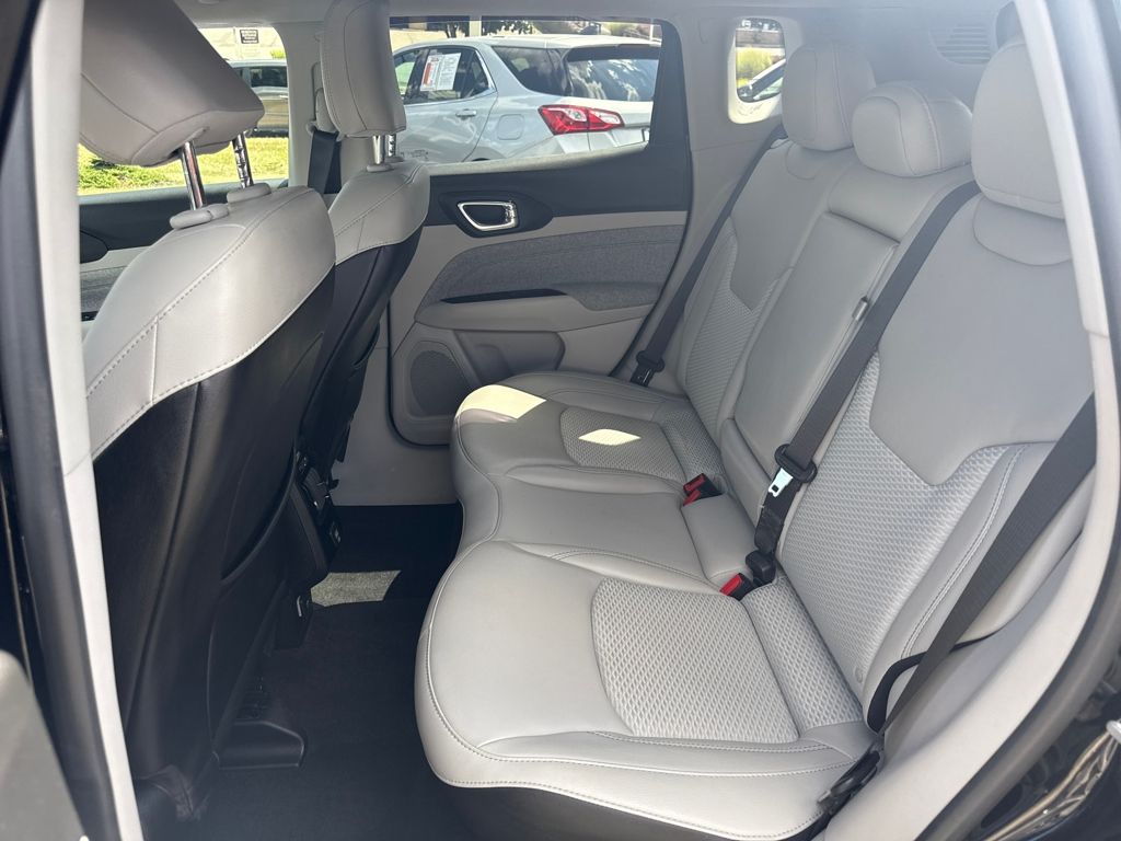 2022 Jeep Compass Latitude photo 21