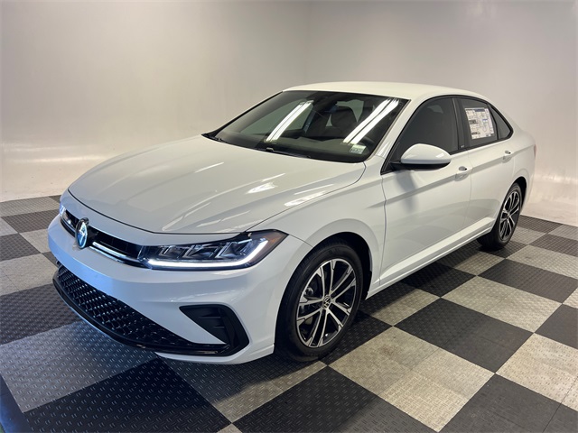 2026 Volkswagen Jetta 1.5T Sport photo 3