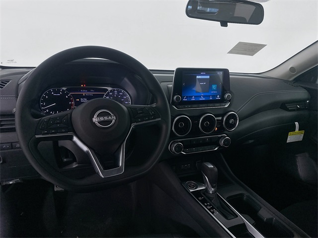 2025 Nissan Sentra SV photo 13