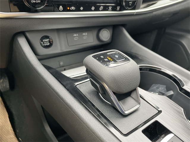 2025 Nissan Rogue SV photo 25