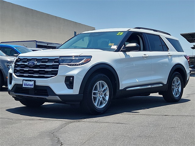 2025 Ford Explorer photo 23