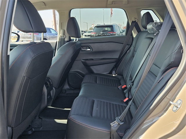 2026 Nissan Rogue SV photo 2