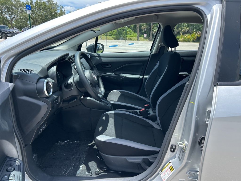 2025 Nissan Versa S photo 8