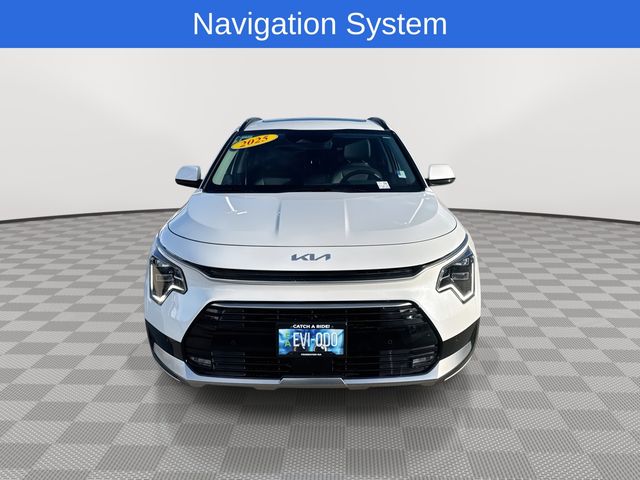 2025 Kia Niro Plug-In Hybrid SX photo 3