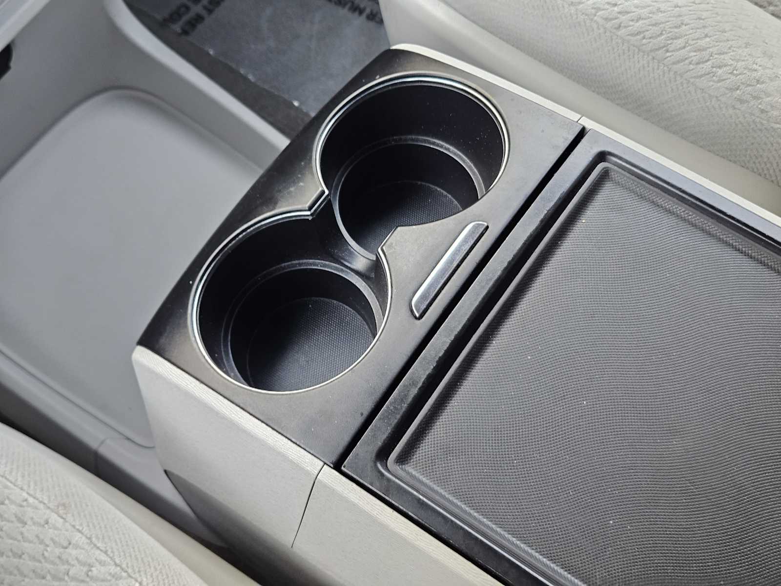 2013 Toyota Sienna LE photo 14