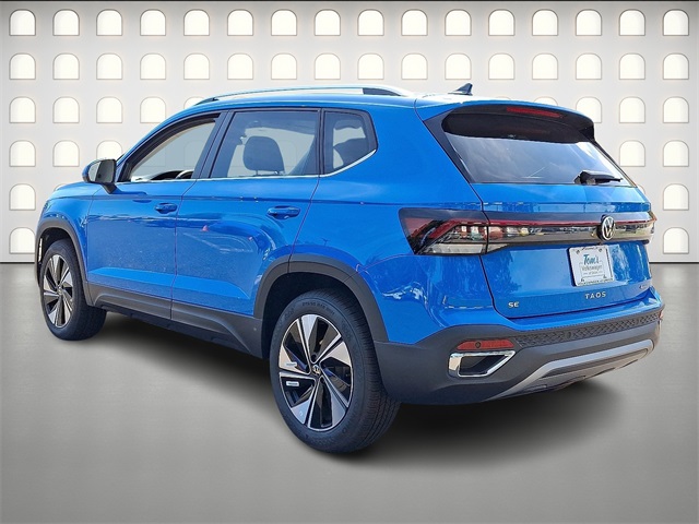 2025 Volkswagen Taos SE photo 3