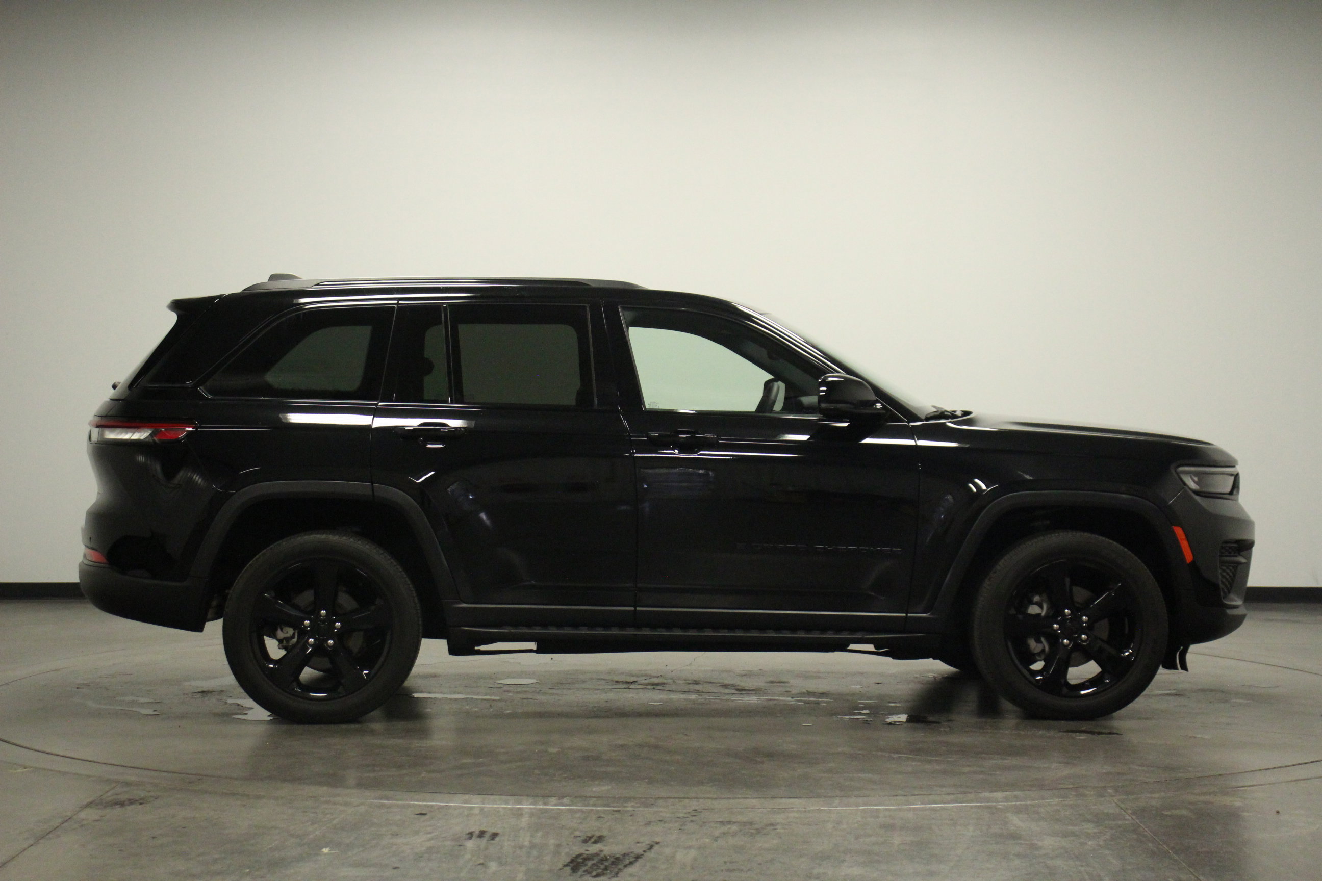 2023 Jeep Grand Cherokee Altitude photo 7