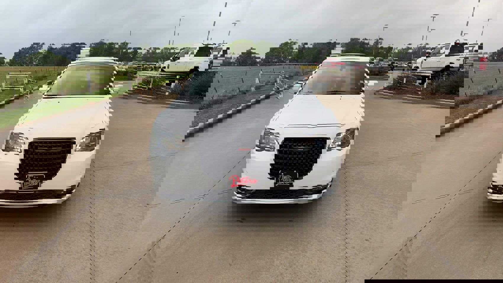 2023 Chrysler 300 photo 3